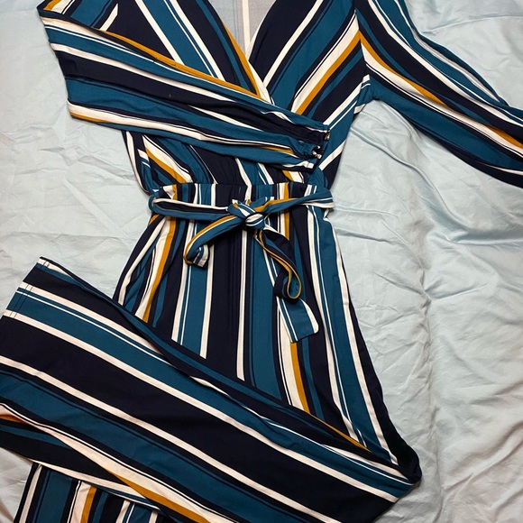 🍍🍍No Boundaries Striped Romper with Tie - Picture 2 of 2